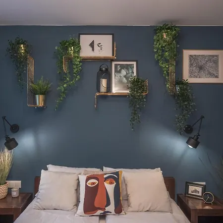 Spacious ~ 150m Main Square ~ Self Check-in 24h * Wroclaw