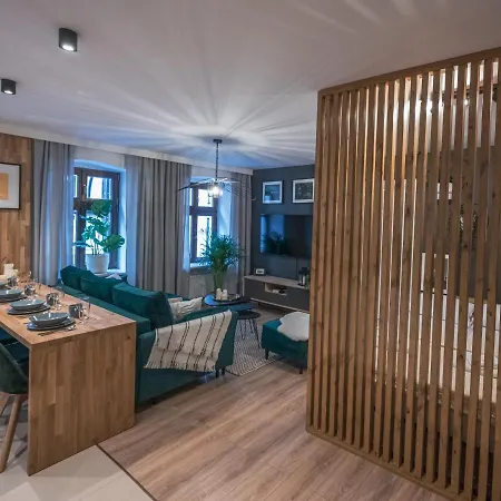 Spacious ~ 150m Main Square ~ Self Check-in 24h Apartment Wroclaw