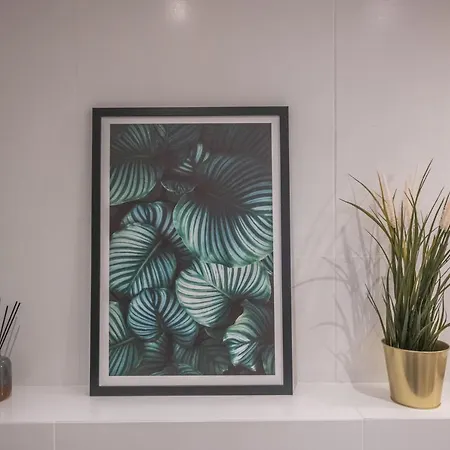 Apartment Spacious ~ 150m Main Square ~ Self Check-in 24h Wroclaw