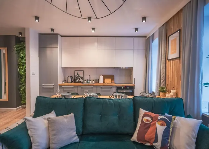 Spacious ~ 150m Main Square ~ Self Check-in 24h Wrocław