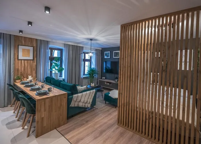 Spacious ~ 150m Main Square ~ Self Check-in 24h Apartament Wrocław