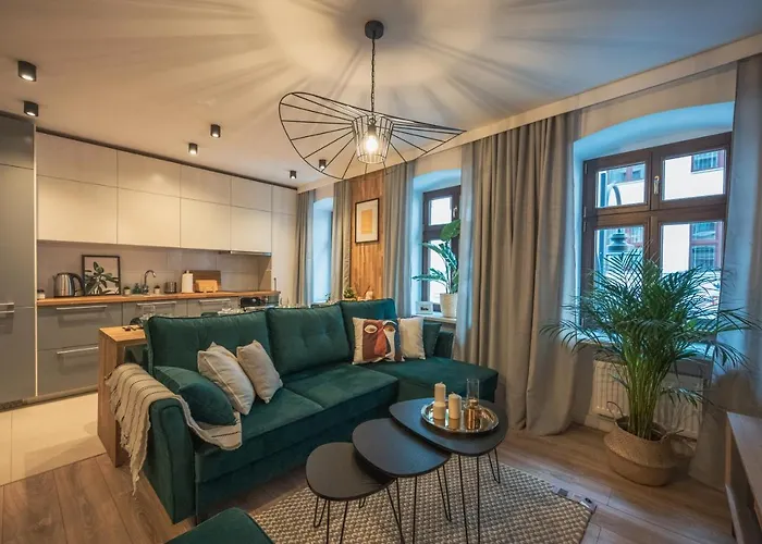 Spacious ~ 150m Main Square ~ Self Check-in 24h Apartament *