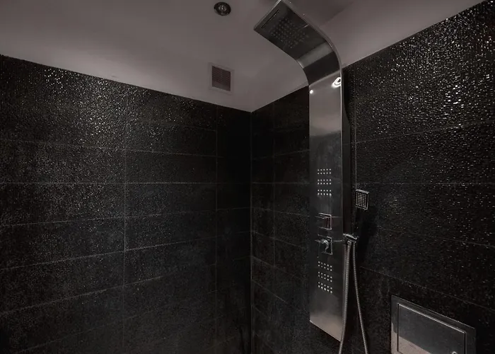 Spacious ~ 150m Main Square ~ Self Check-in 24h Wrocław