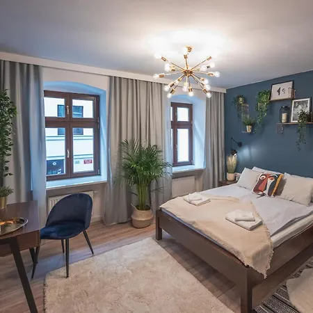 Apartamento Spacious ~ 150m Main Square ~ Self Check-in 24h Breslavia
